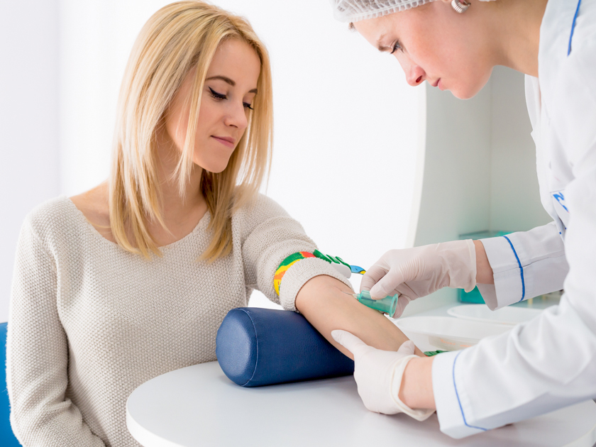 Ұйқыдағы әйелі трахается екі порно