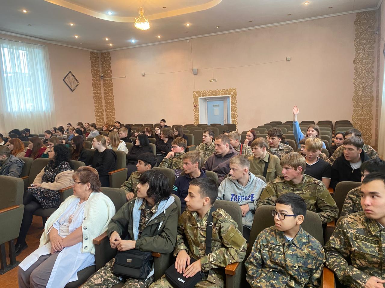 Майлы әйелдер және олардың кеуделері